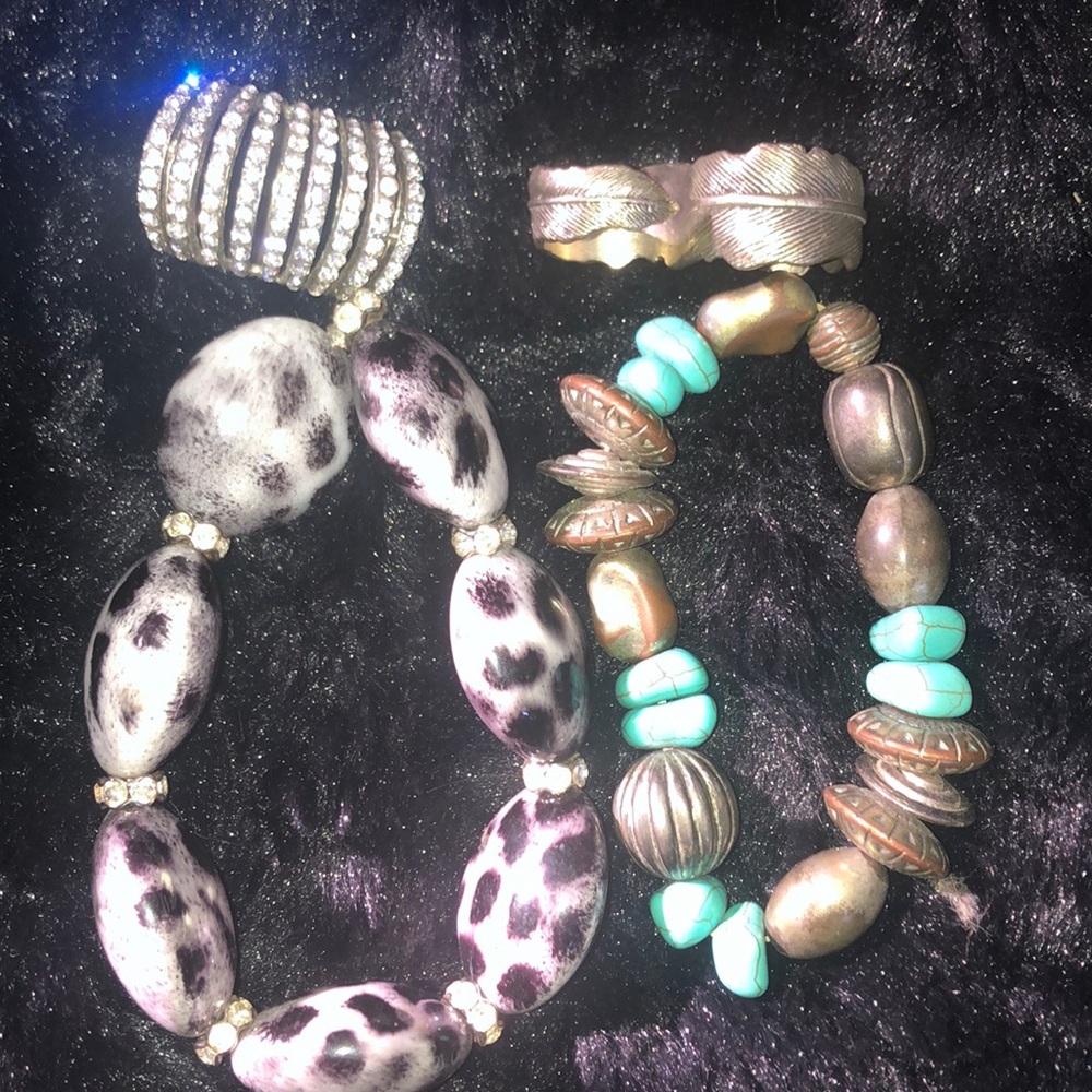 2 bracelets and 2 rings
